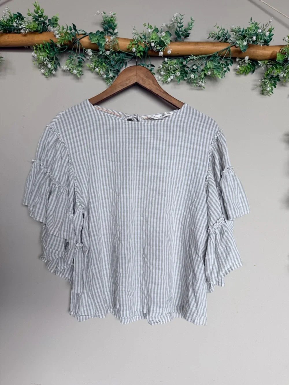 Gray Striped Ruffle Sleeve Flowy Top - Picture 2 of 7